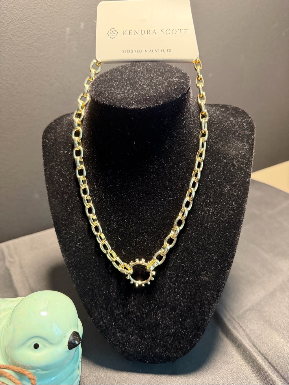 Kendra Scott Gold Chain Necklace with Decorative Circle Pendant. NWT